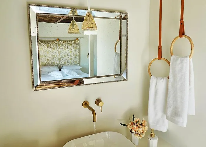 Elefthia Syros Exclusive Mégas Yialós-Nítes