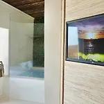 Elefthia Syros Exclusive Suite-Sea View & Jacuzzi Lägenhet *
