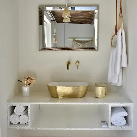 Elefthia Syros Exclusive Suite-sea View & Jacuzzi *